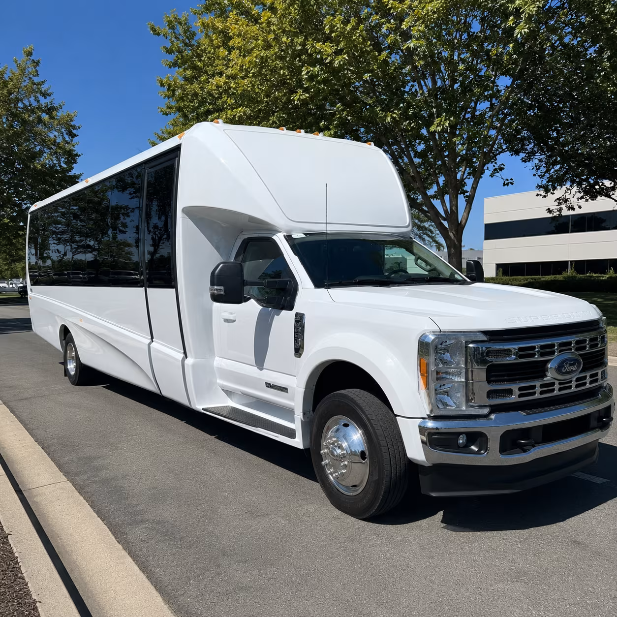 bus rentals for corporate airport transfers at john wayne airport