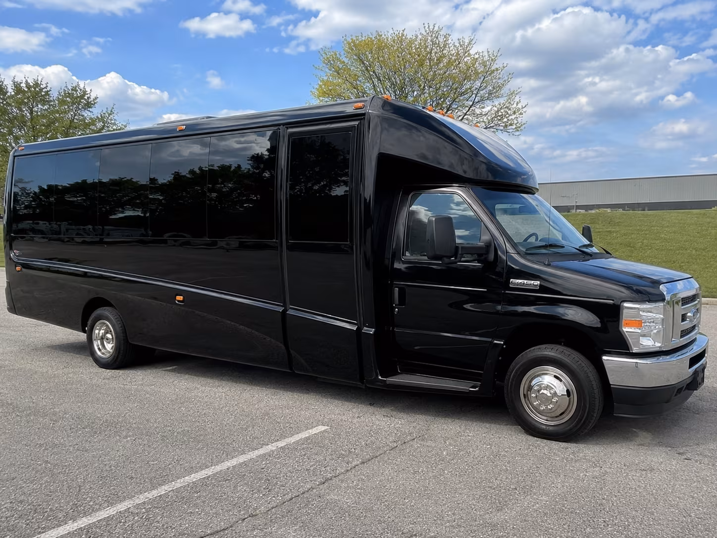 charter buses to honda center shows and concerts in anaheim