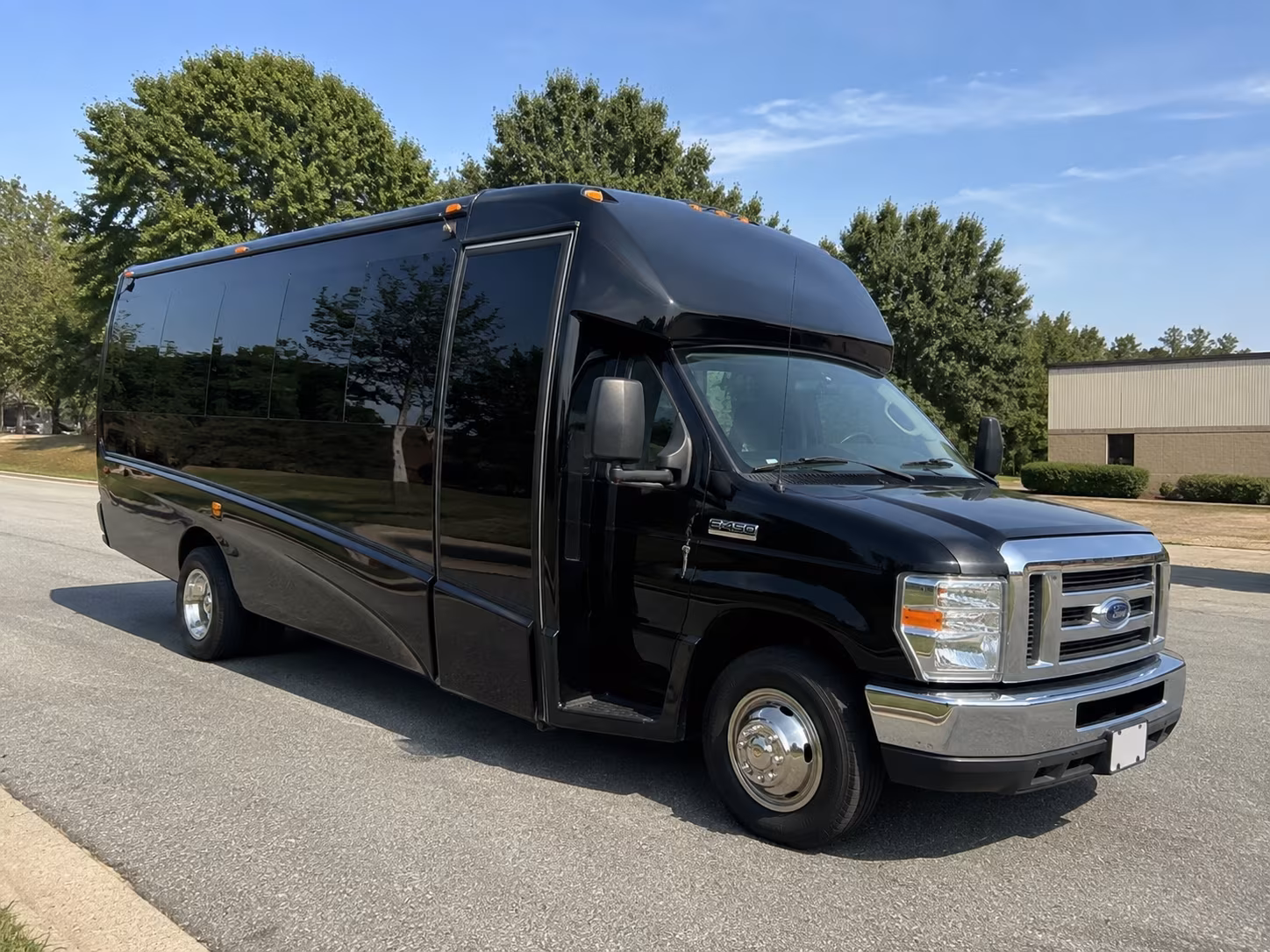 minibuses and charter buses for tustin science and nature field trips