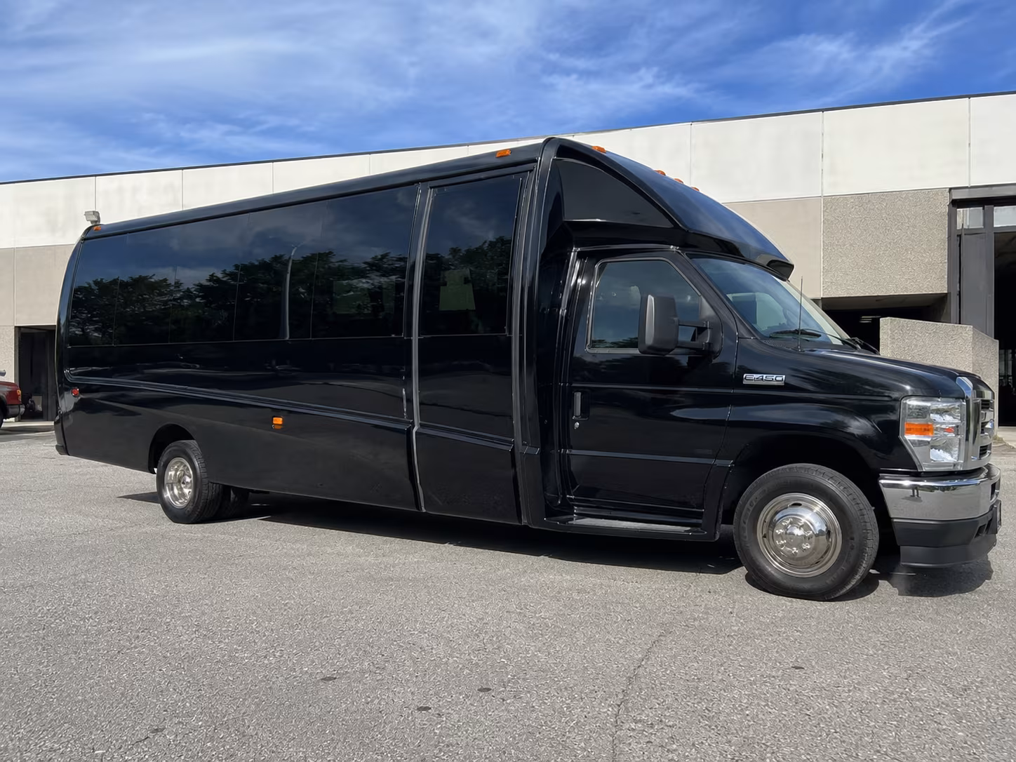 minibuses and party buses to observatory oc and santa ana concert venues