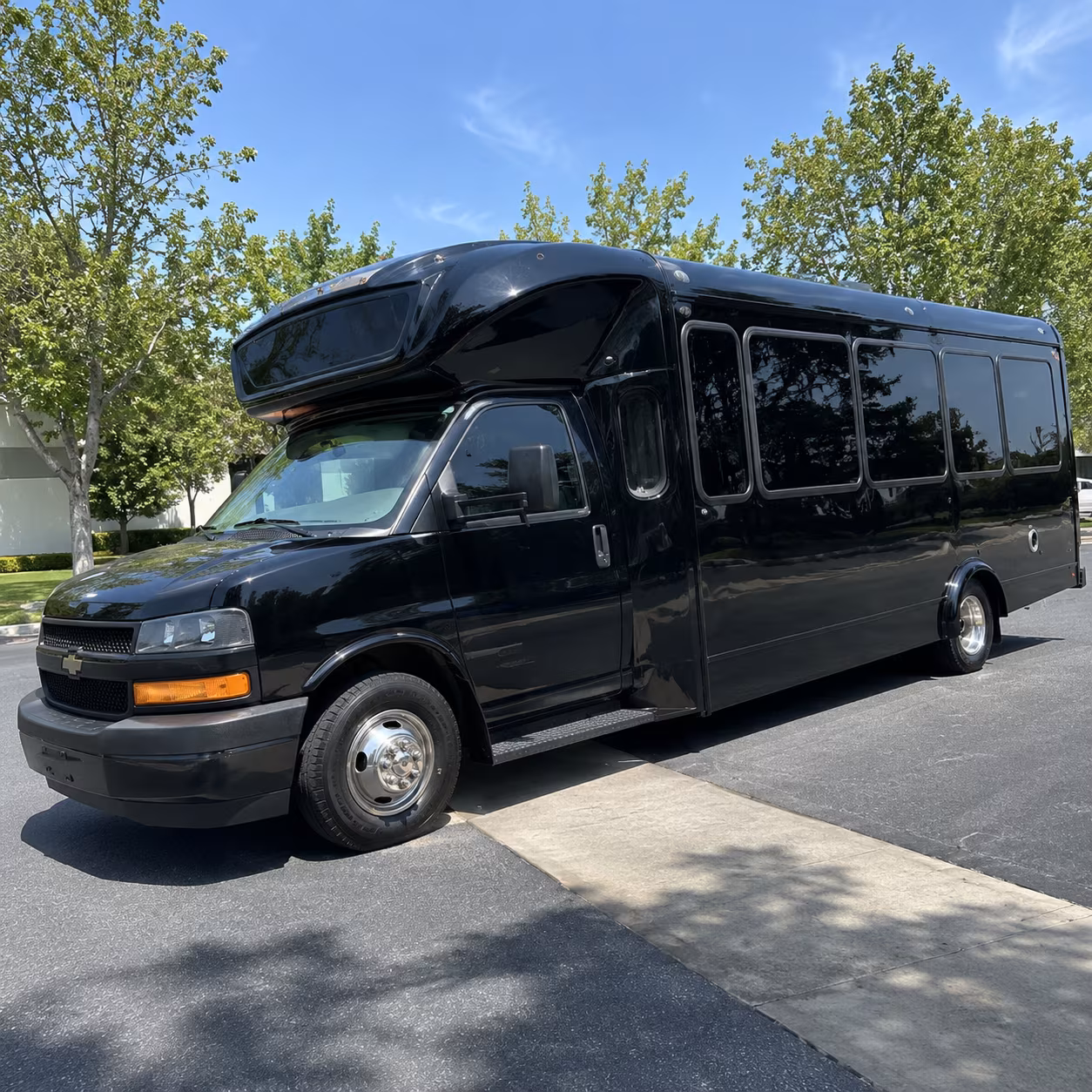tustin 15 passenger party bus