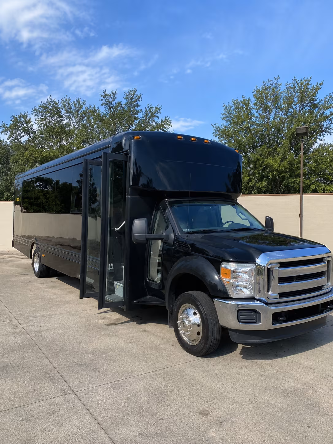 tustin 20 passenger party bus