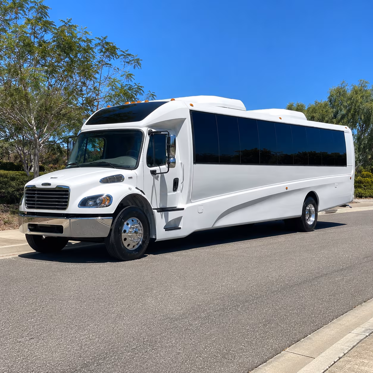 tustin 28 passenger minibus